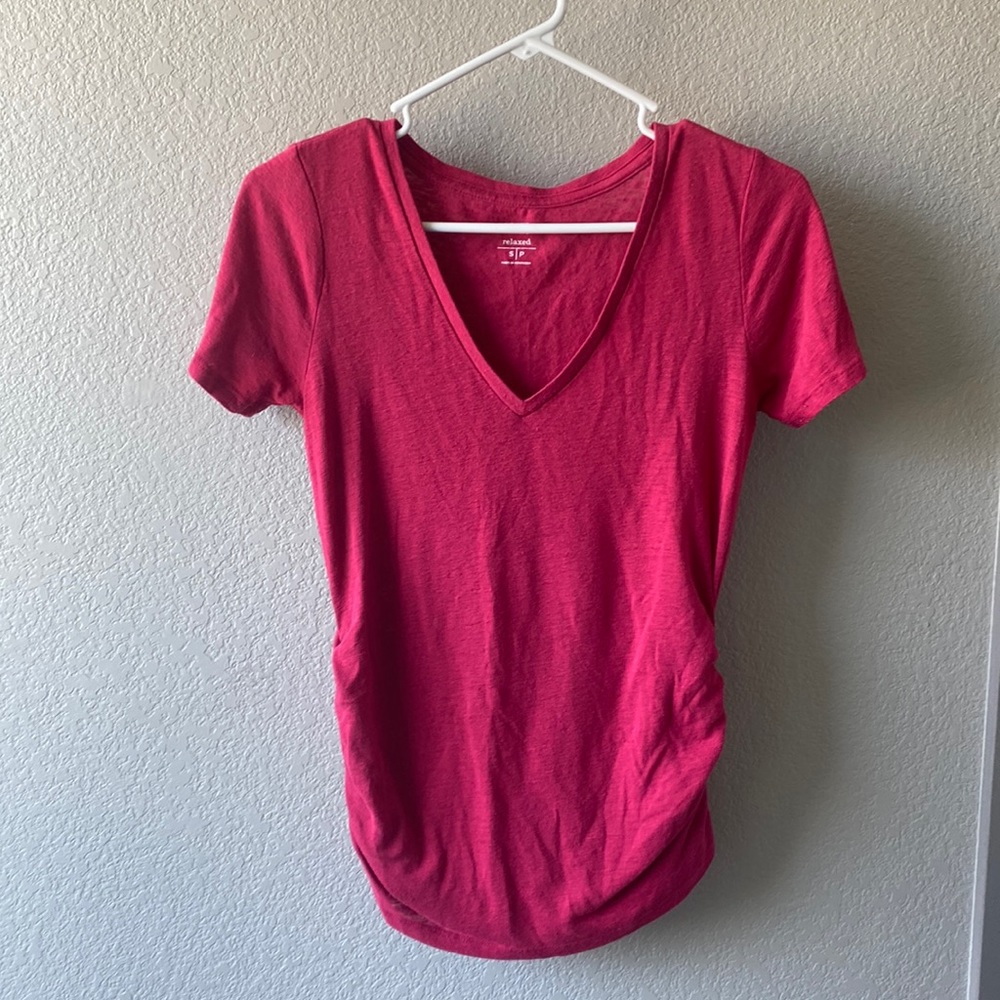 Red Old Navy Ruched Maternity Tee